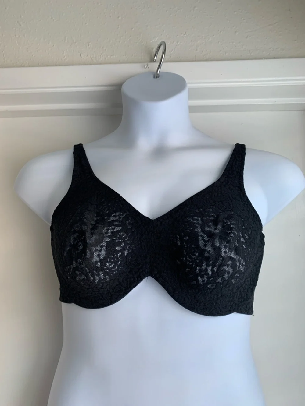 Wacoal Women's Plus-size Halo Lace Full Coverage Underwire Bra, Black, 40D - Picture 3 of 9